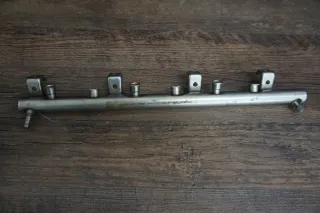 Kraftstoffverteiler Verteilerrohr Audi VW 3.2 BUB BDB BMJ 022133315AB R32 V6 - Bild 2