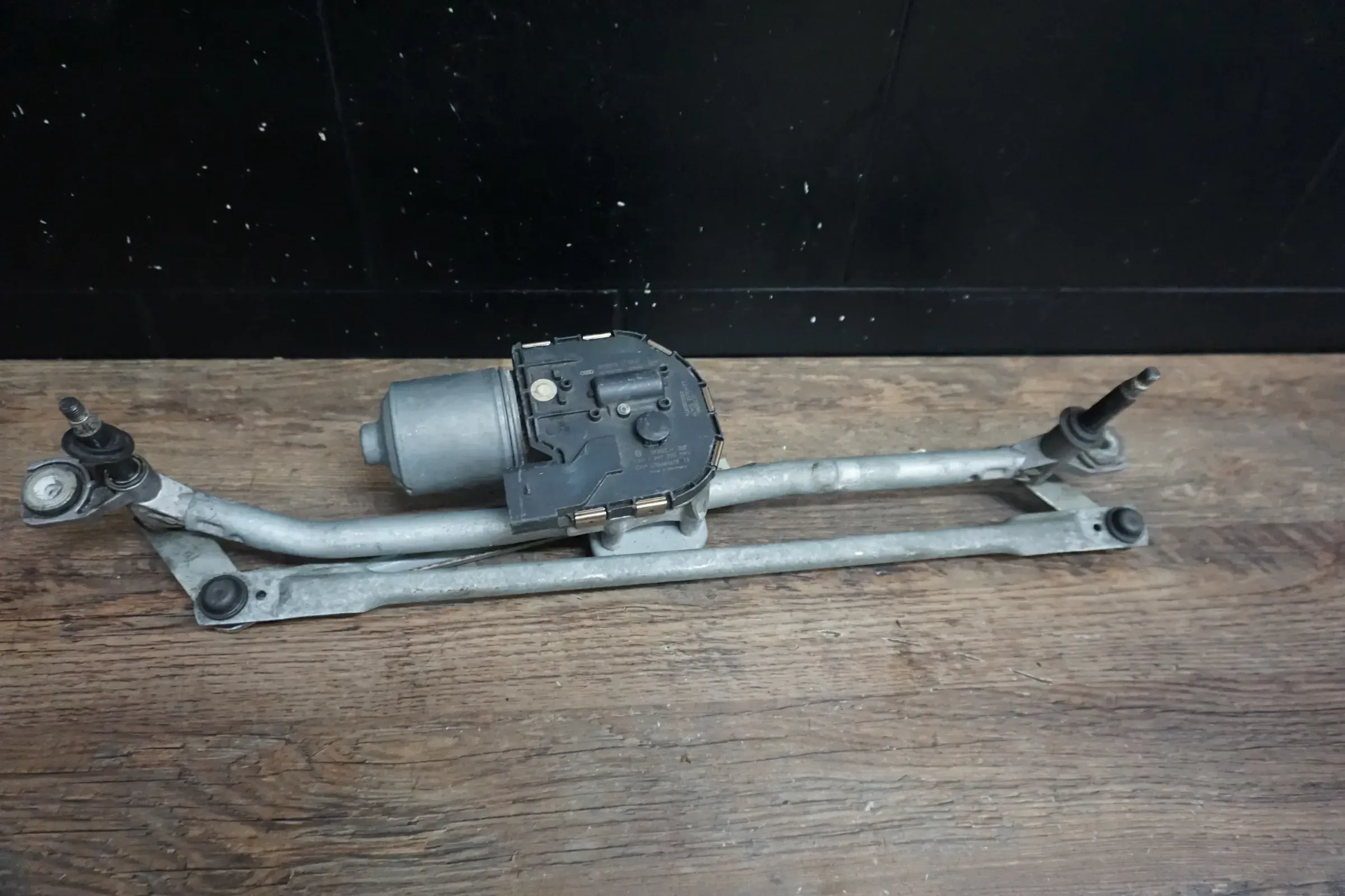 Audi Q5 8R Wischermotor vorne mit Gestänge 8R1955023B Scheibenwischer 8R1955119 - Bild 1