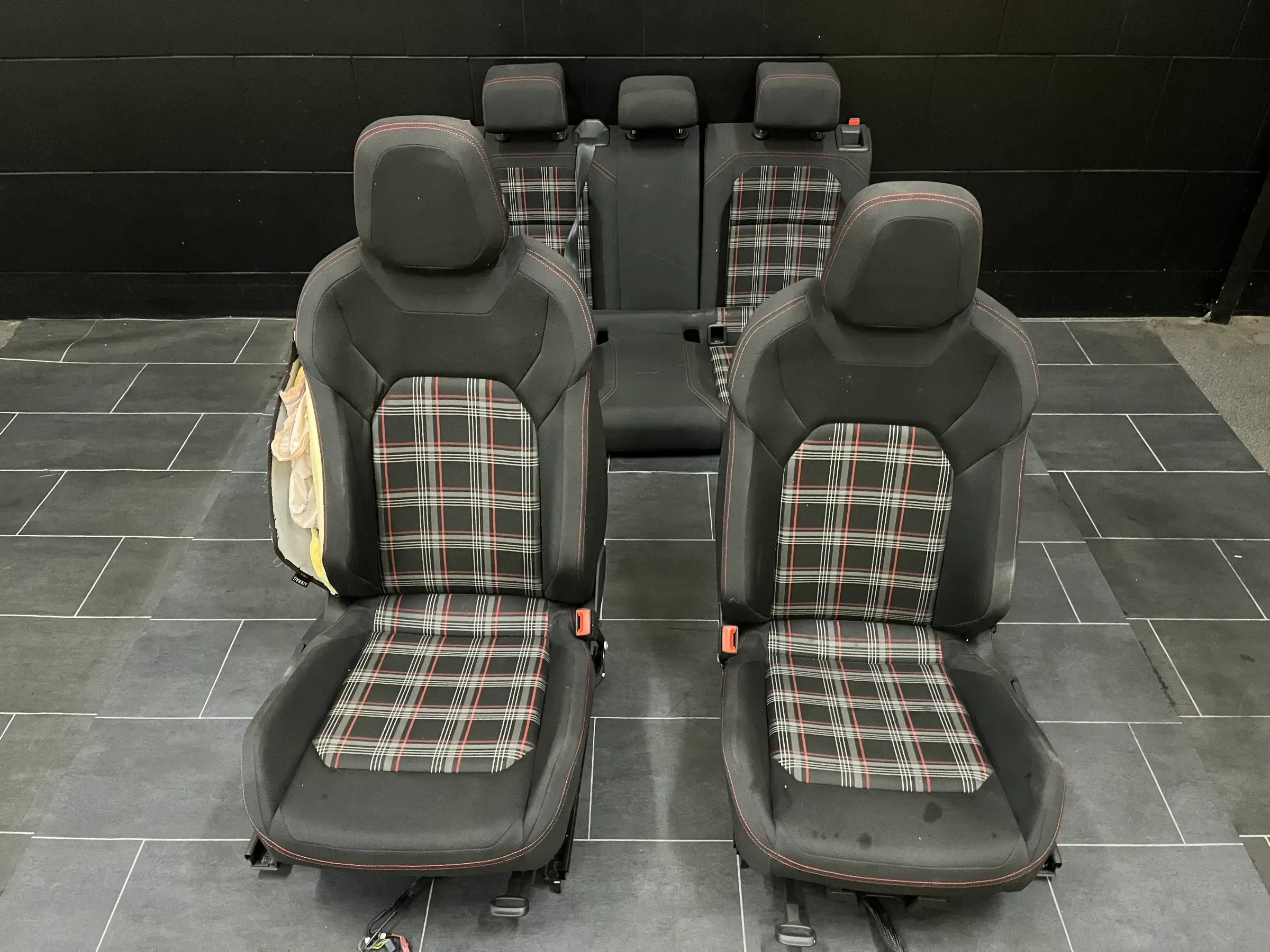Original VW Polo 2G AW1 GTI Stoff Ausstattung Sitze komplett - Bild 1
