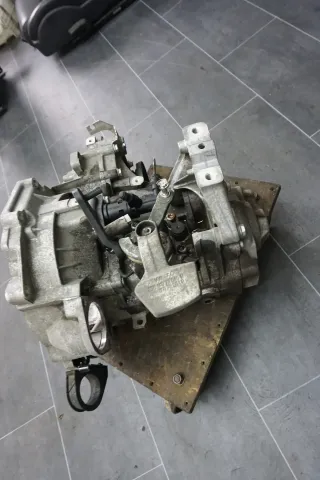 Getriebe Schaltgetriebe VW Touran 1T KWC Benzin 1.4 TSI 6 Gang 85tkm - Bild 7