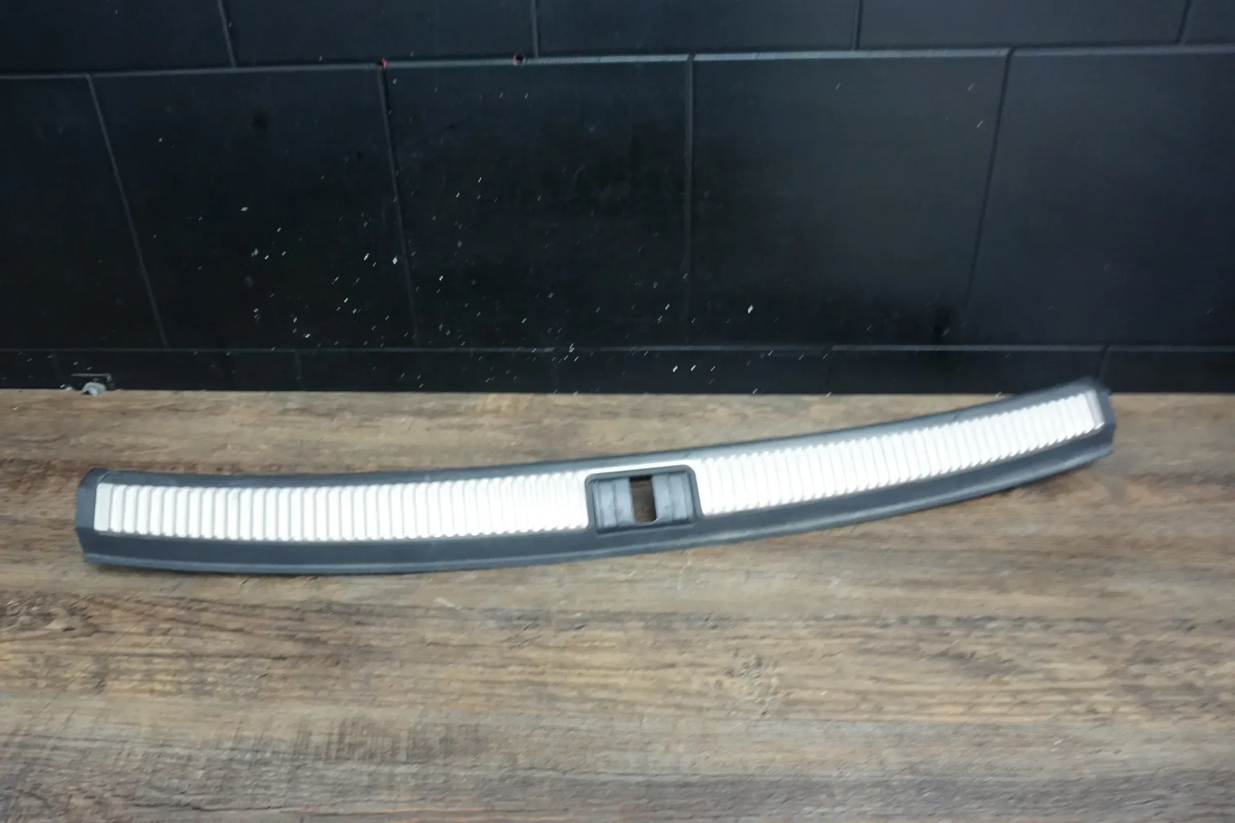 Ladekante Audi A4 S4 B6 B7 Avant Ladekante Chrom Kofferraum 8E9864483 - Bild 1