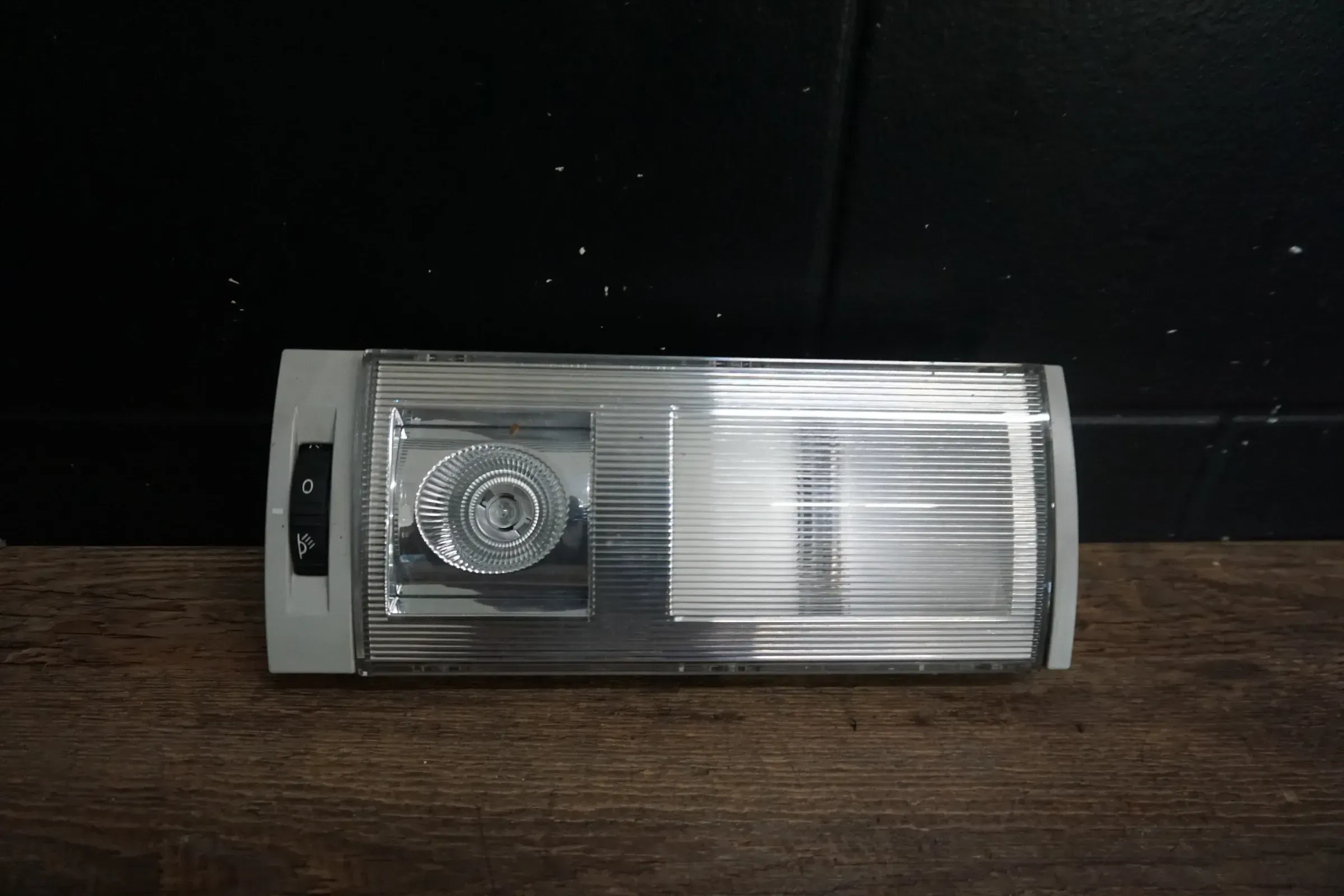 VW T5 7H Innenleuchte Leseleuchte Leuchte hinten 7H5947105B Y20 perlgrau Lampe - Bild 1