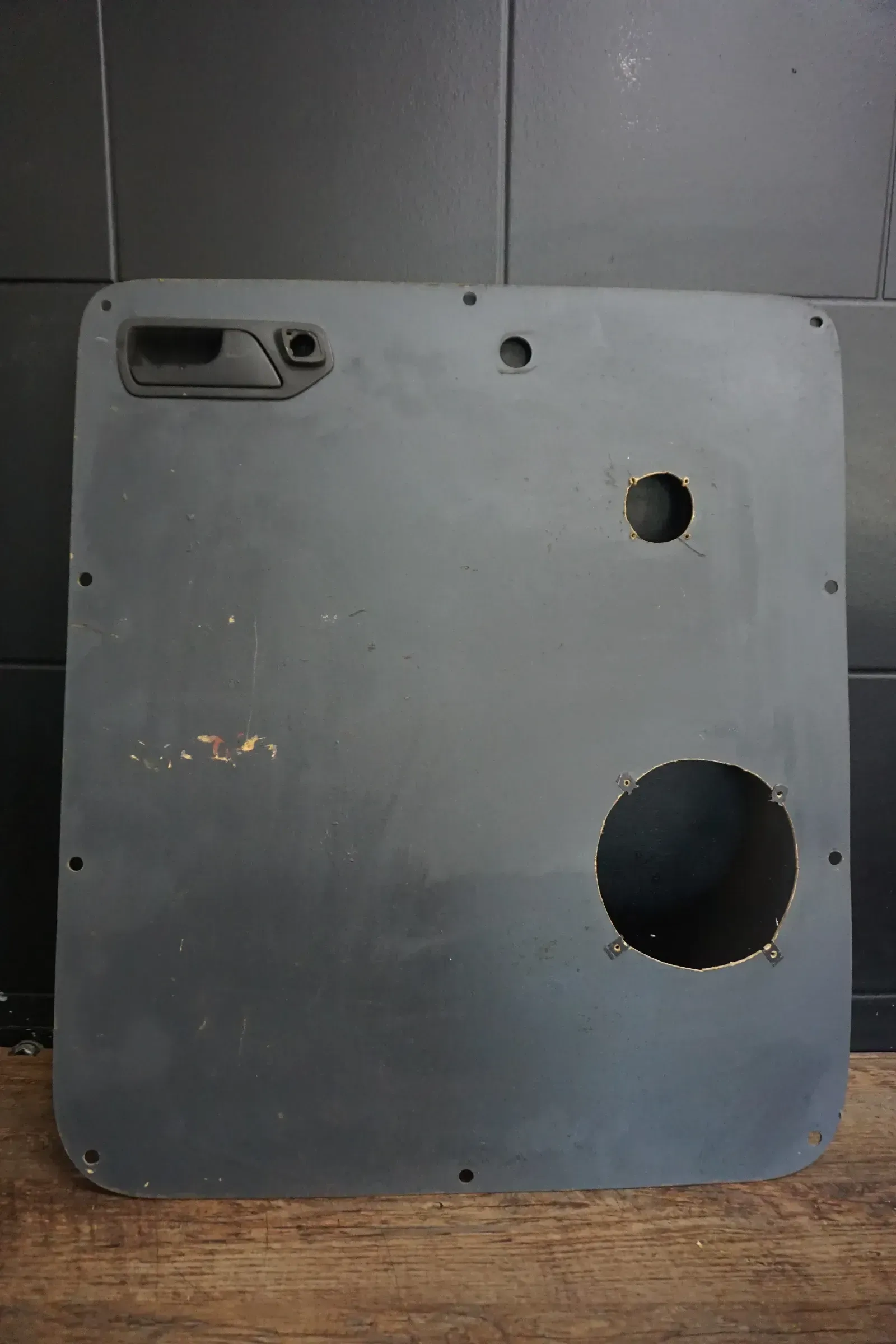 Original VW Transporter Verkleidung 7J7867204A 7H 7E Klapptür - Bild 1