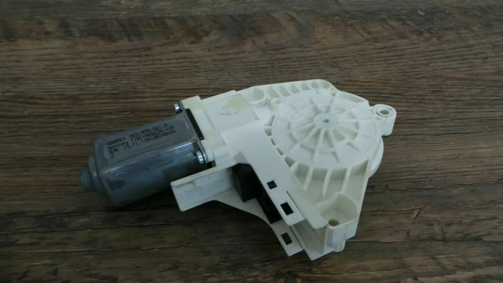 8K0959801A Original Audi A4 8K Skoda Superb Fensterheber Motor hinten rechts - Bild 1