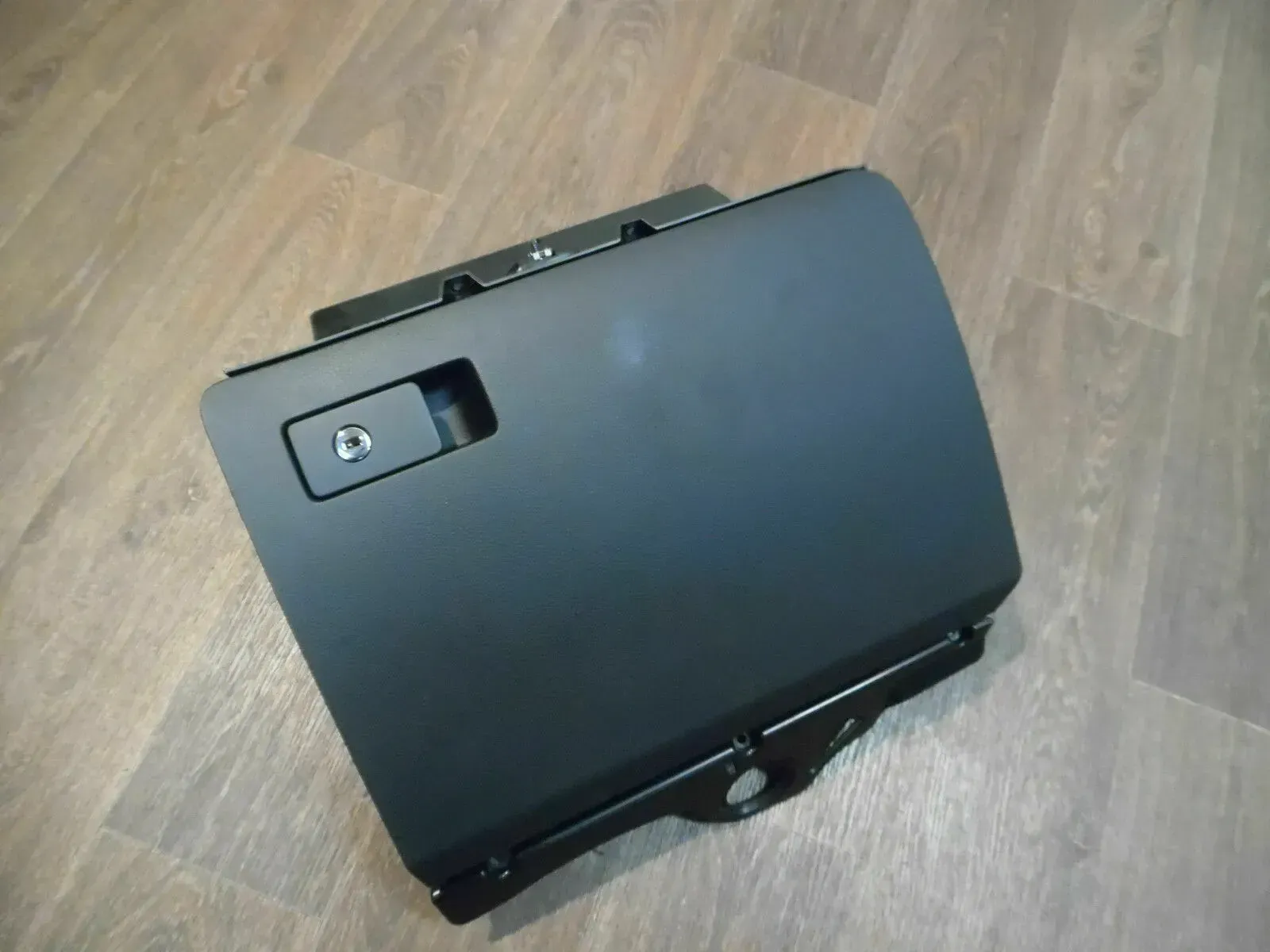 VW Passat 3C Handschuhfach Handschukasten Ablagefach 3C1857101 Schwarz - Bild 1