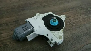 Audi RS6 4G Avant Fensterhebermotor Motor Fensterheber hinten links 8K0959811A - Bild 2