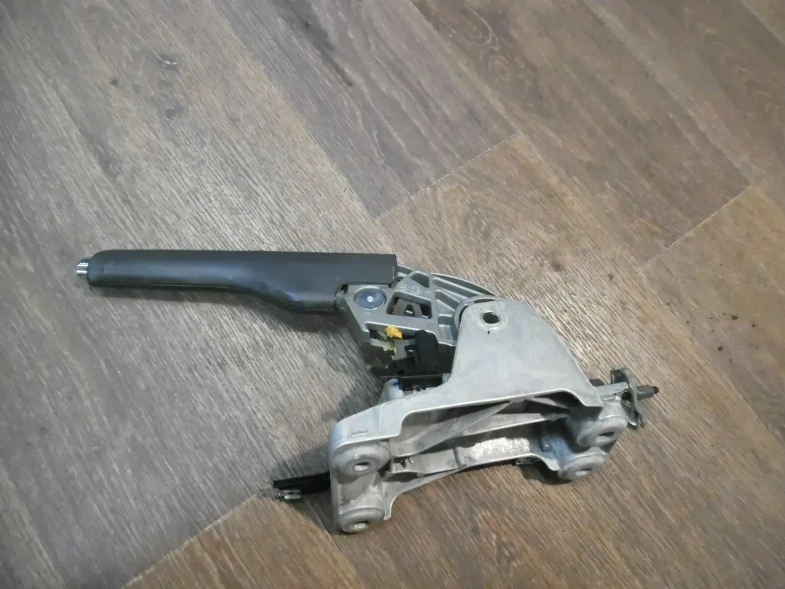 VW Golf 5 GTI Handbremshebel Leder Handbremse Verkleidung schwarz anthrazit TOP - Bild 1