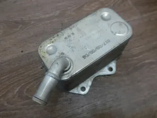Original Audi VW Skoda Seat 2,0 ltr Ölkühler 06D117021C A3 TT Golf 5 6 Passat B6 - Bild 2
