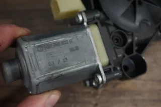 Seat Leon 5F Fensterhebermotor vorne rechts Motor Fensterheber 5Q0959802B - Bild 3