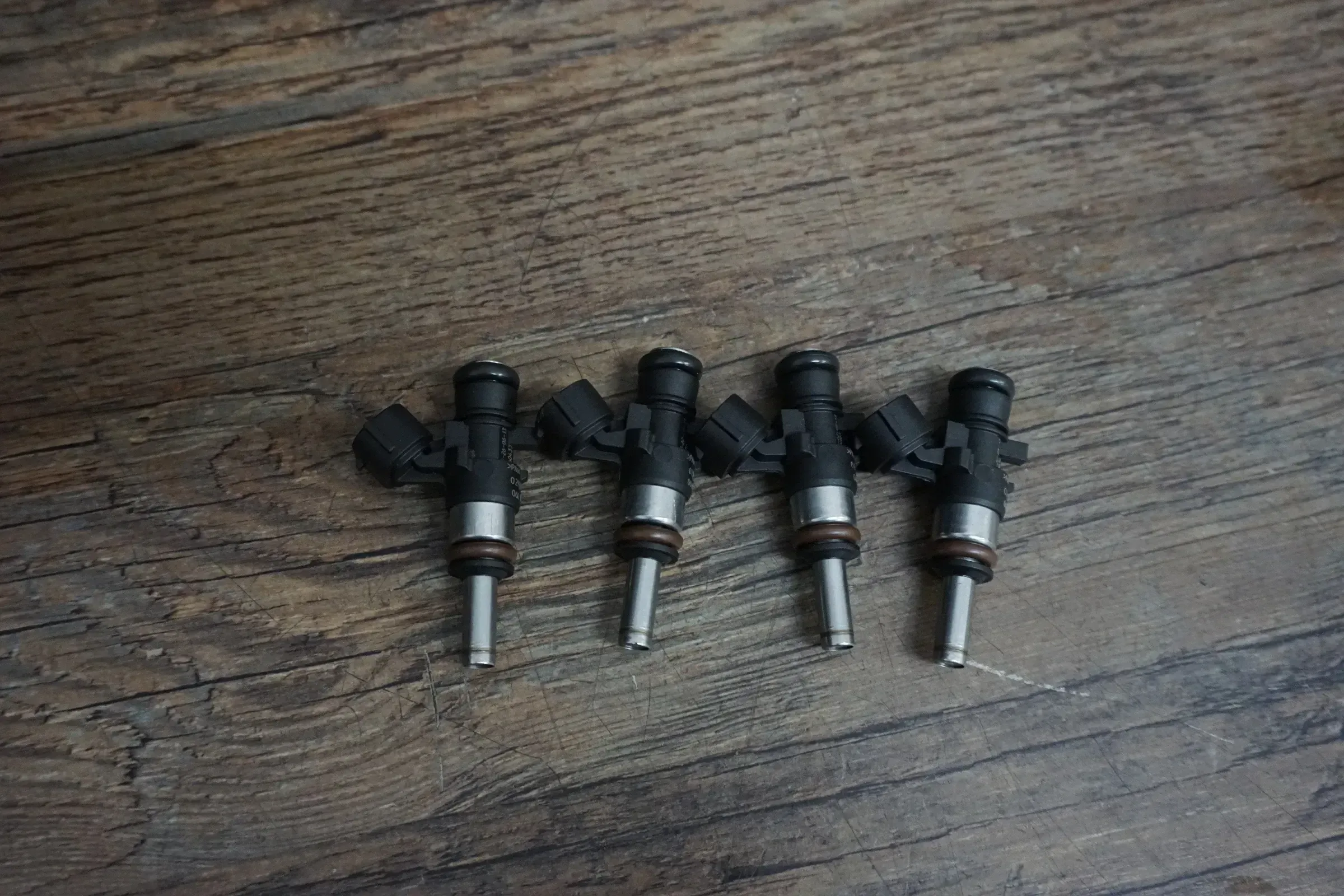 4x Audi VW Seat Skoda Einspritzventil Injektor 04E906036AA 0261500133 - Bild 1