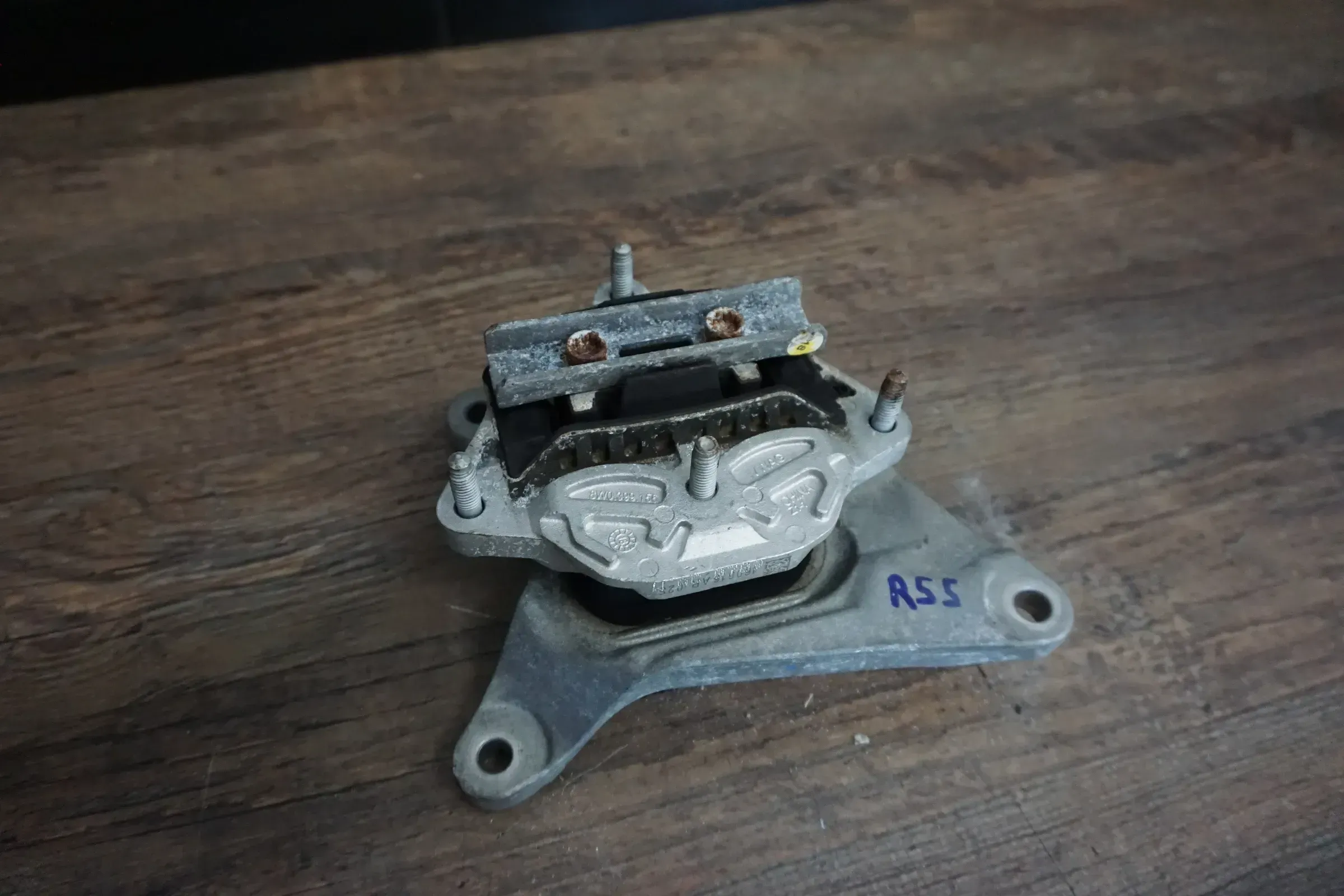 AUDI A4 8W Getriebelager Getriebehalter 8W0 399 118 C / 8W0 399 156 - Bild 1