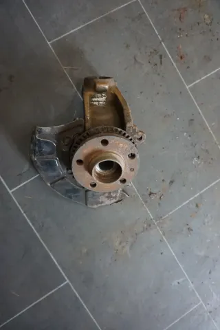 Radlagergehäuse vorne rechts Audi A3 8L VW Golf 4 Bora Achsschenkel Ø288mm 312m - Bild 1