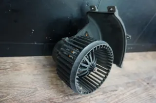 orig. VW T5 Bus Gebläsemotor Lüftungsmotor Motor Lüftung 7H1819021B 7H1820021B - Bild 2