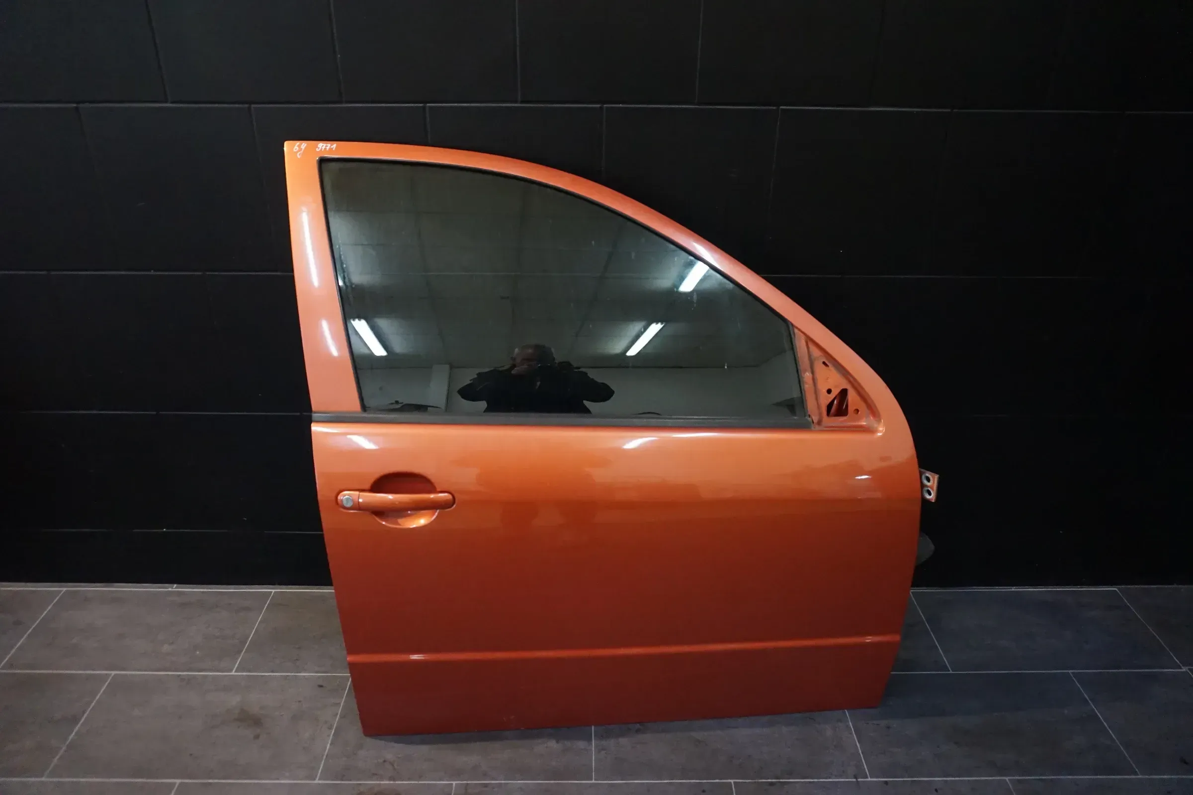 Skoda Fabia Combi 5J Tür vorn rechts ohne Anbauteile Farbe orange 9771 - Bild 1