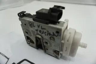AUDI A4 B5 8D Avant Bj 99 Pumpe ZV Zentralverriegelung 8L2837015B - Bild 2