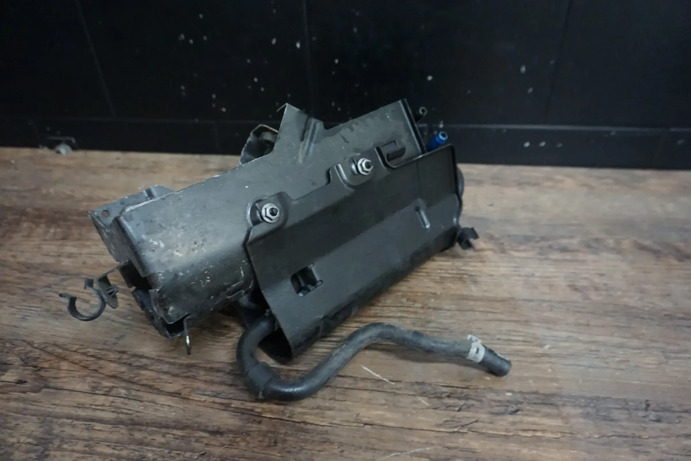 VW T5 HALTER KRAFTSTOFFPUMPE DIESEL PUMPE 7E0127223 - Bild 1