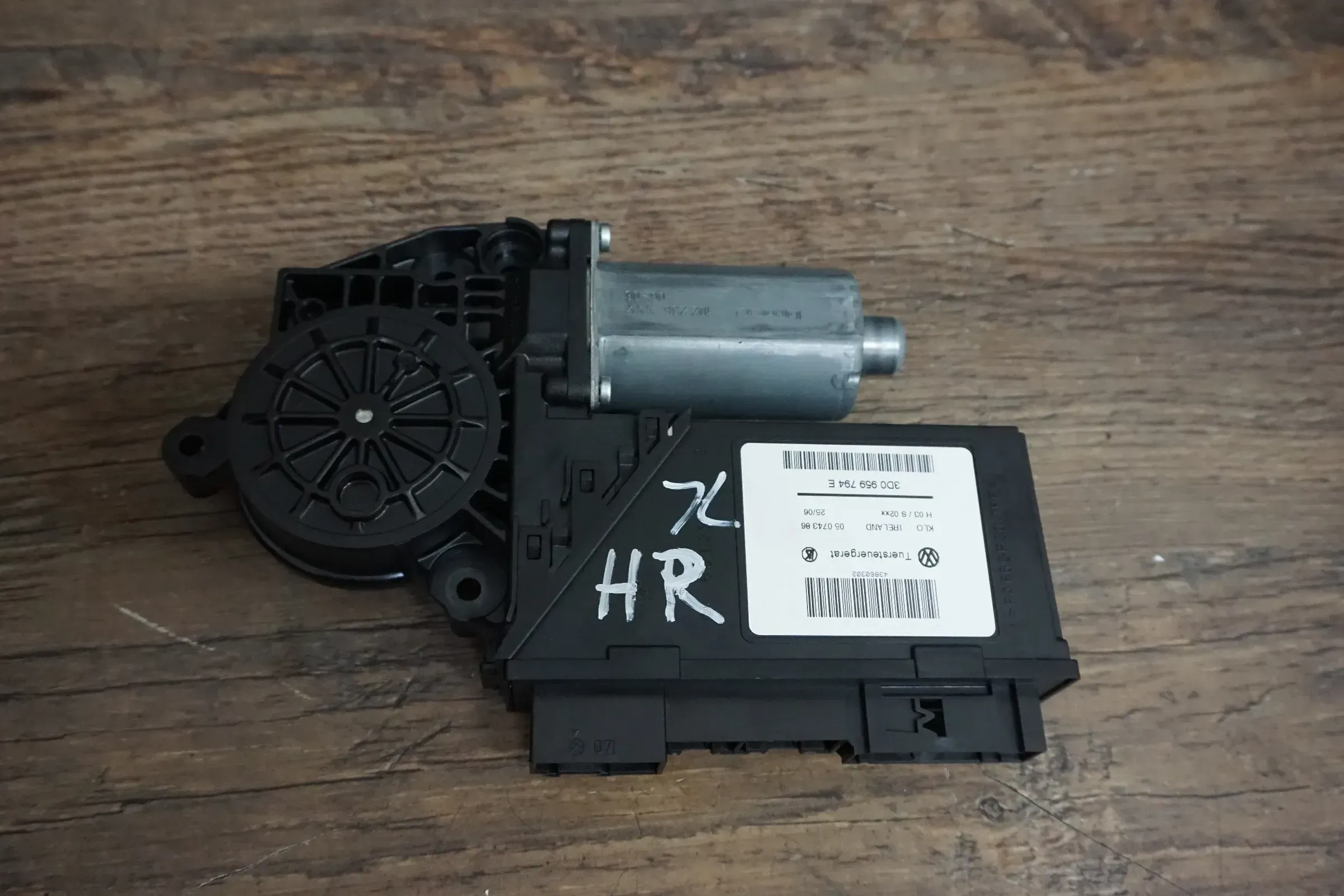 VW Touareg 7L Fensterhebermotor hinten rechts 7L6959704 3D0959794E - Bild 1