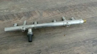 Audi A4 B8 8K VW Seat Skoda Einspritzleiste Einspritzdüse 06K133317G - Bild 2