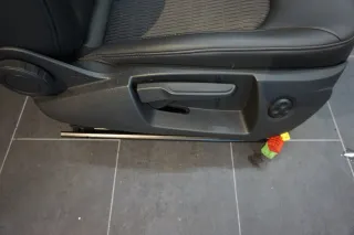 Audi A3 8V rechts Sitz Beifahrersitz Teilleder Leder Schwarz - Bild 5