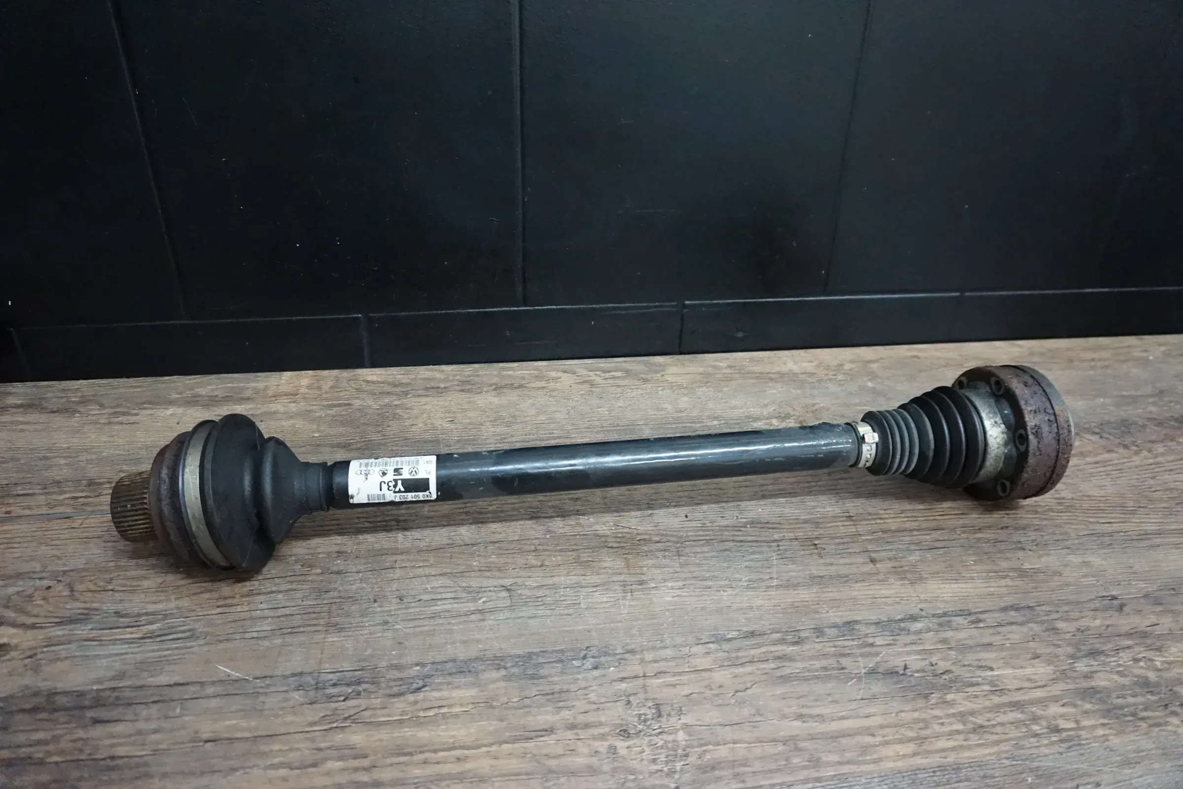 Audi A4 8K A5 8T Antriebswelle Gelenkwelle hinten 8K0501203J - Bild 1