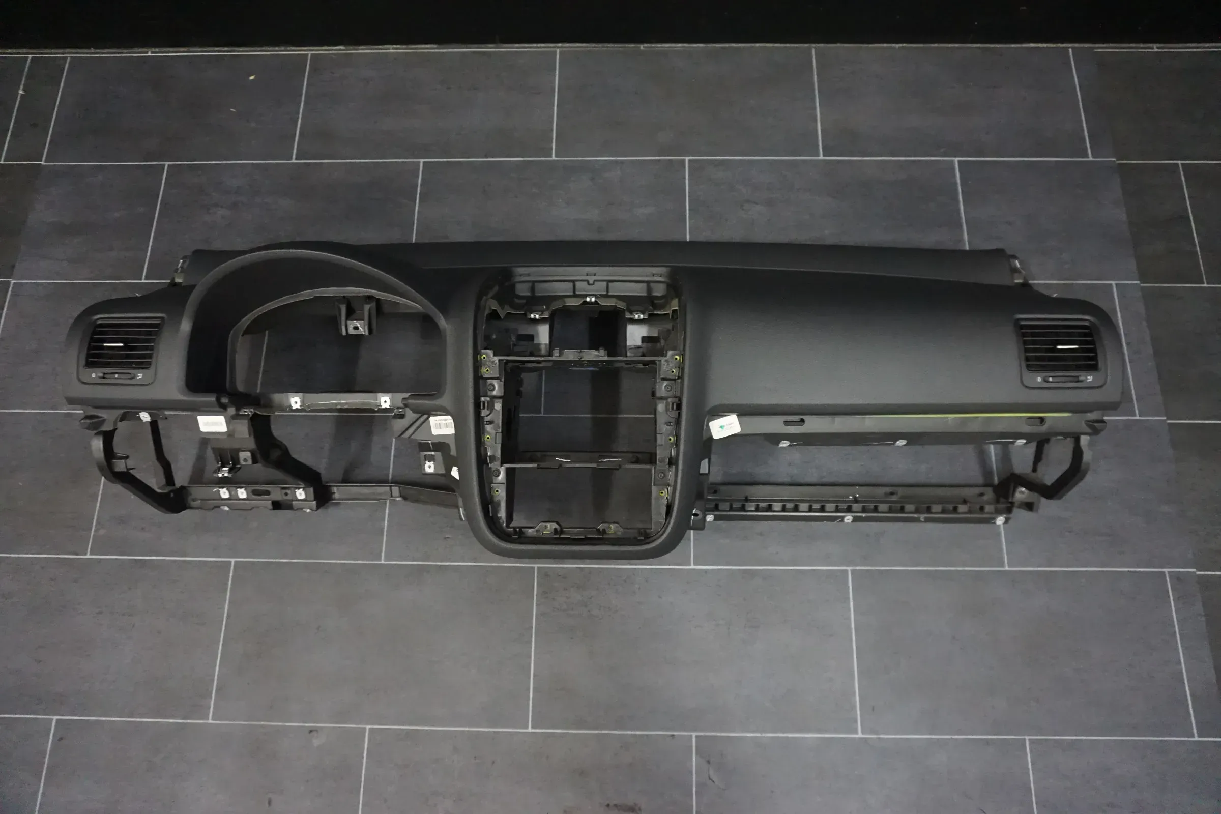 VW Golf 5 V Armaturenbrett Cockpit 1K1857001 mit Beifahrerairbag Jetta III - Bild 1