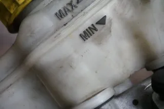 VW Audi Behällter Hauptbremszylinder 0204221731 - Bild 7