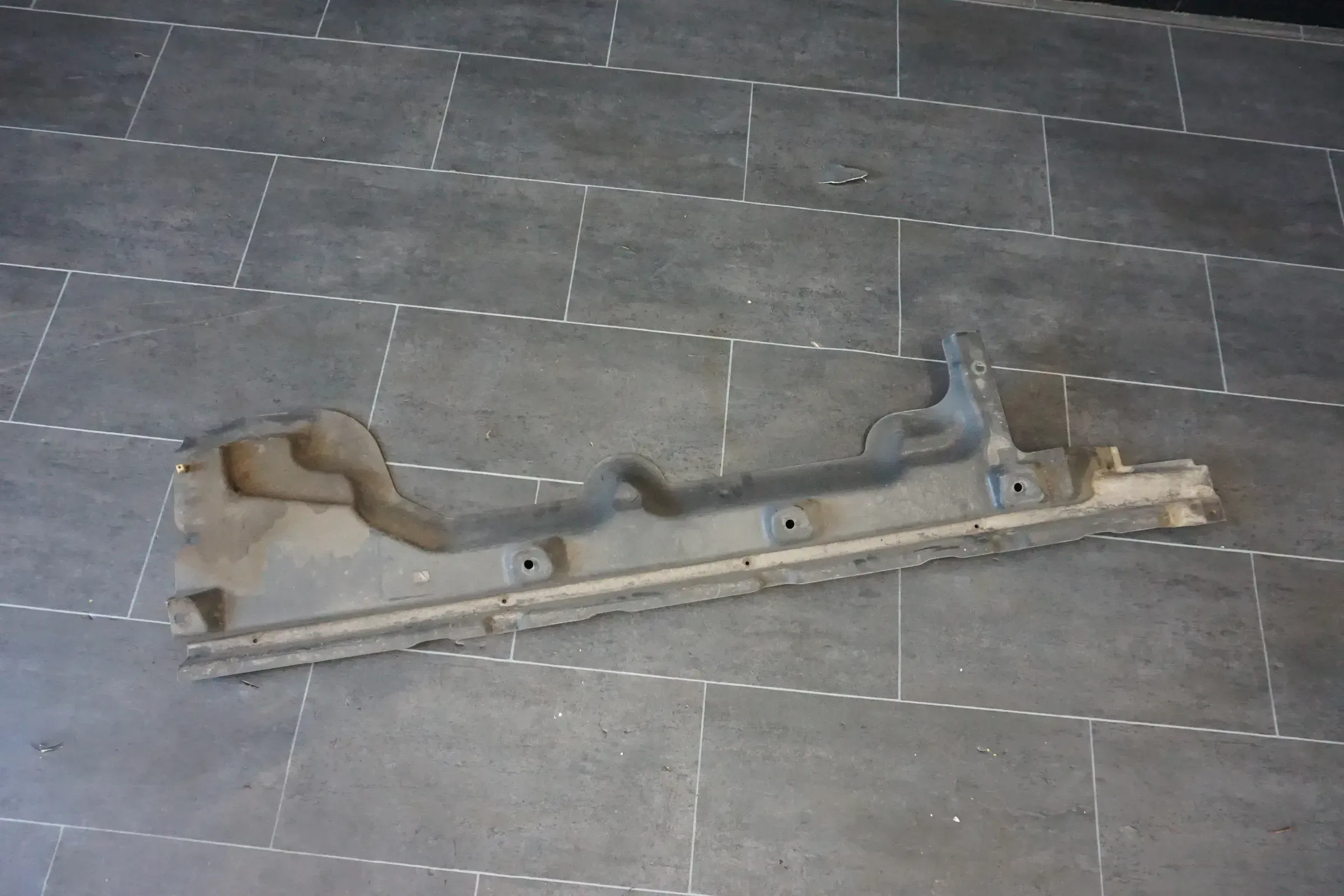 VW T5 ABDECKUNG UNTERBODEN UNTERFAHRSCHUTZ links 7H0825209A - Bild 1