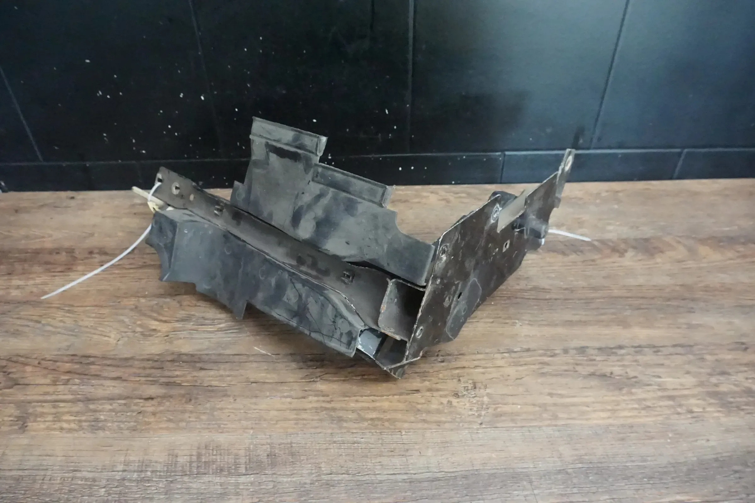 Original VW Transporter T4 Halter Scheinwerfer vorne links - Bild 1