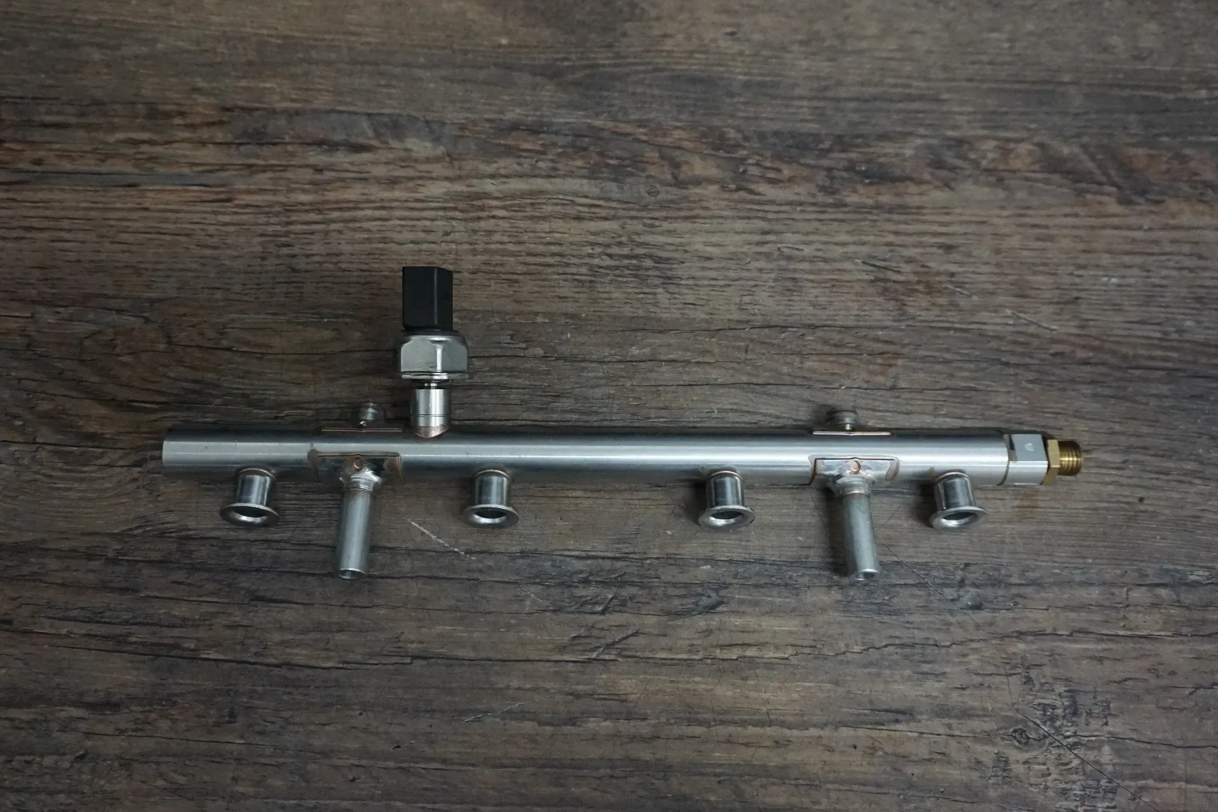 VW Kraftstoffverteiler 06K133317H Drucksensor fuel rail 2.0 TFSI Benzin - Bild 1