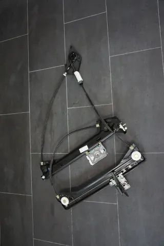 8S0837461 original Audi TT 8S Fensterheber ohne Motor Fensterhebermechanik VL - Bild 1