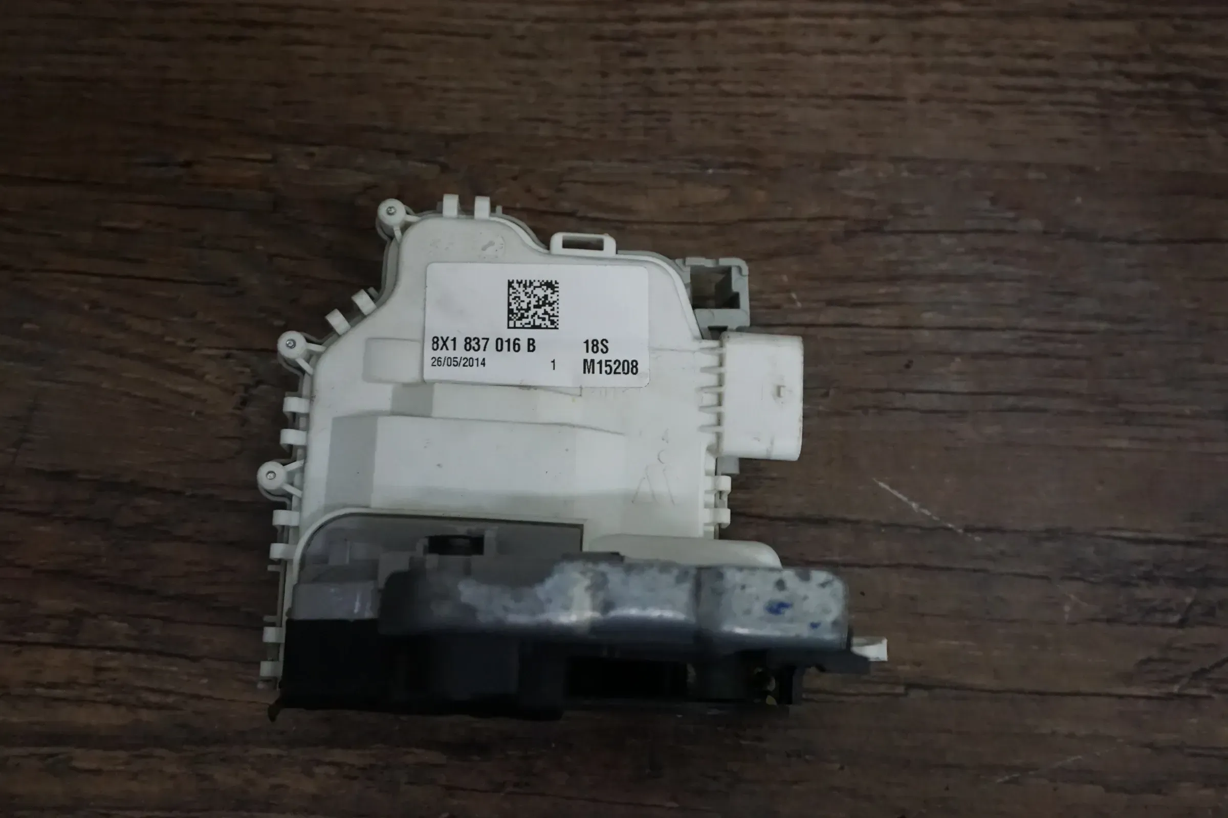 AUDI A4 S4 B9 8W Türschloss ZV Türverriegelung vorne rechts VR 8X1837016B - Bild 1