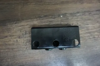 Aufnahme Schienenhalter Kofferraum Hinten Links 4F9863253C Audi A6 4F - Bild 1