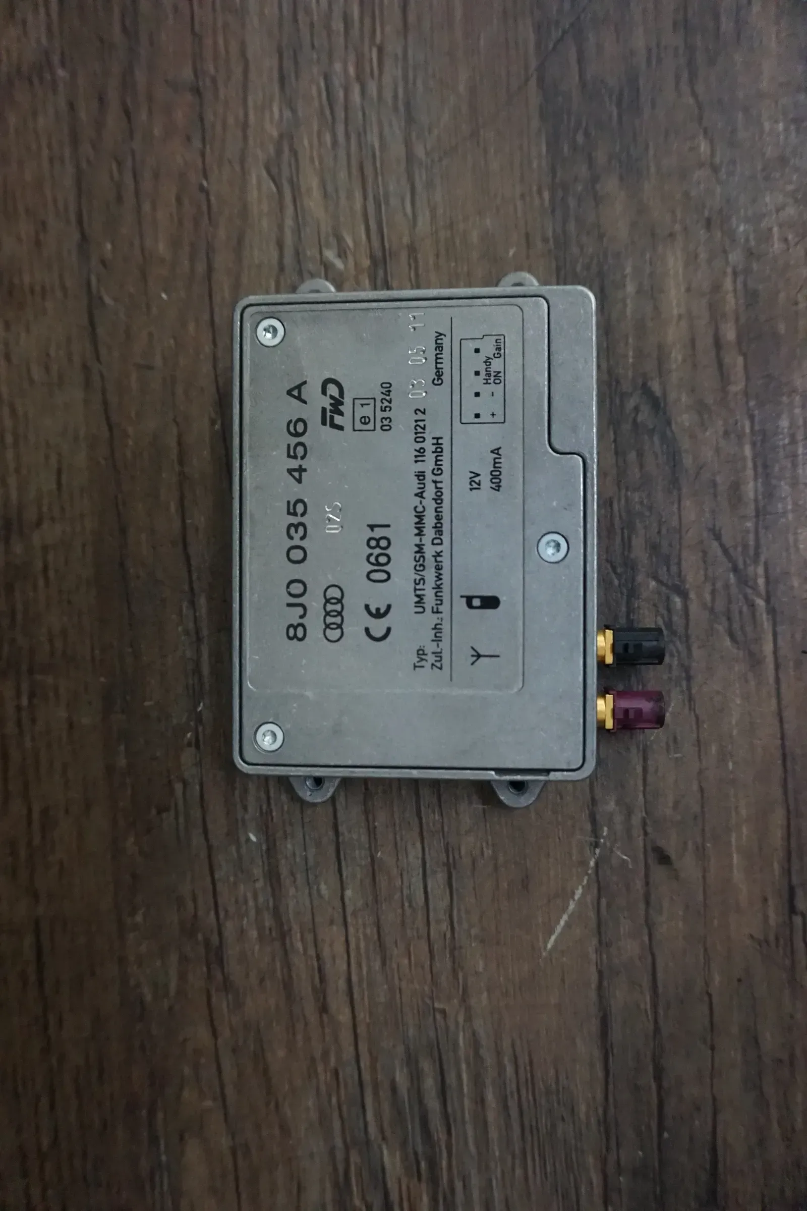 Audi RS3 8P A3 S3 TT 8J TTRS Antennenverstärker Signalverstärker UMTS 8J0035456A - Bild 1