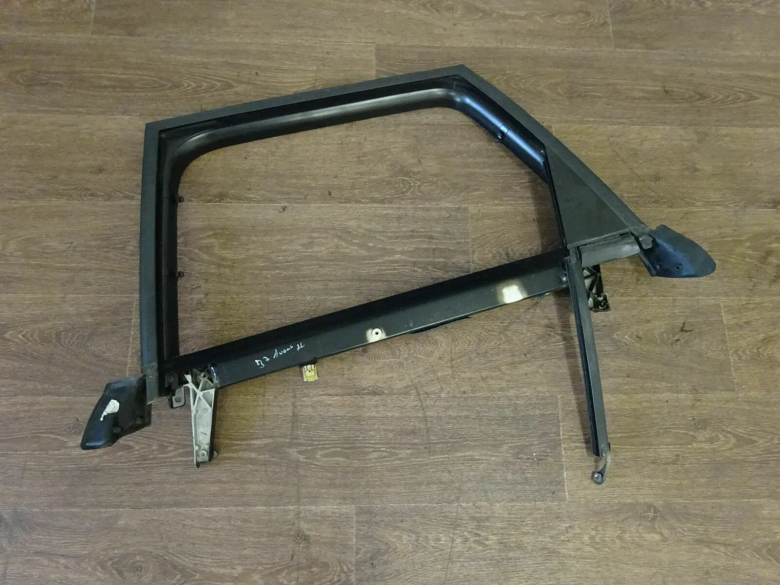 Audi A4 8EC B7 Limo Fensterrahmen Türrahmen Fenster Tür hinten links - Bild 1