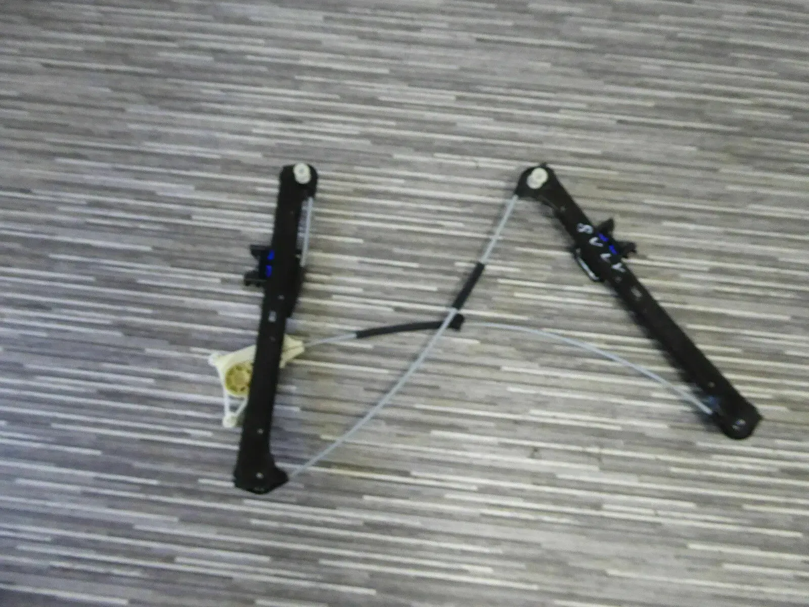 Audi A3 8V Fensterheber Fenstermechanik Fahrertür vorne links 3-türig 8V3837461A - Bild 1