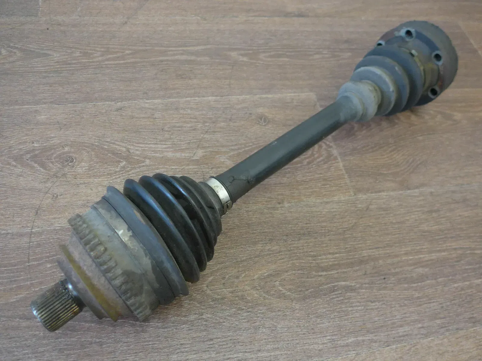 T4 Antriebswelle Welle VW TDI 2,5 102PS 75KW ACV Multivan Schaltgetriebe - Bild 1
