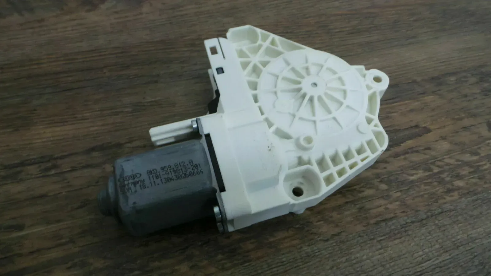 Audi RS6 4G Avant Fensterhebermotor Motor Fensterheber hinten links 8K0959811A - Bild 1