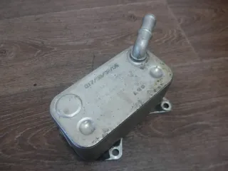Original Audi VW Skoda Seat 2,0 ltr Ölkühler 06D117021C A3 TT Golf 5 6 Passat B6 - Bild 1