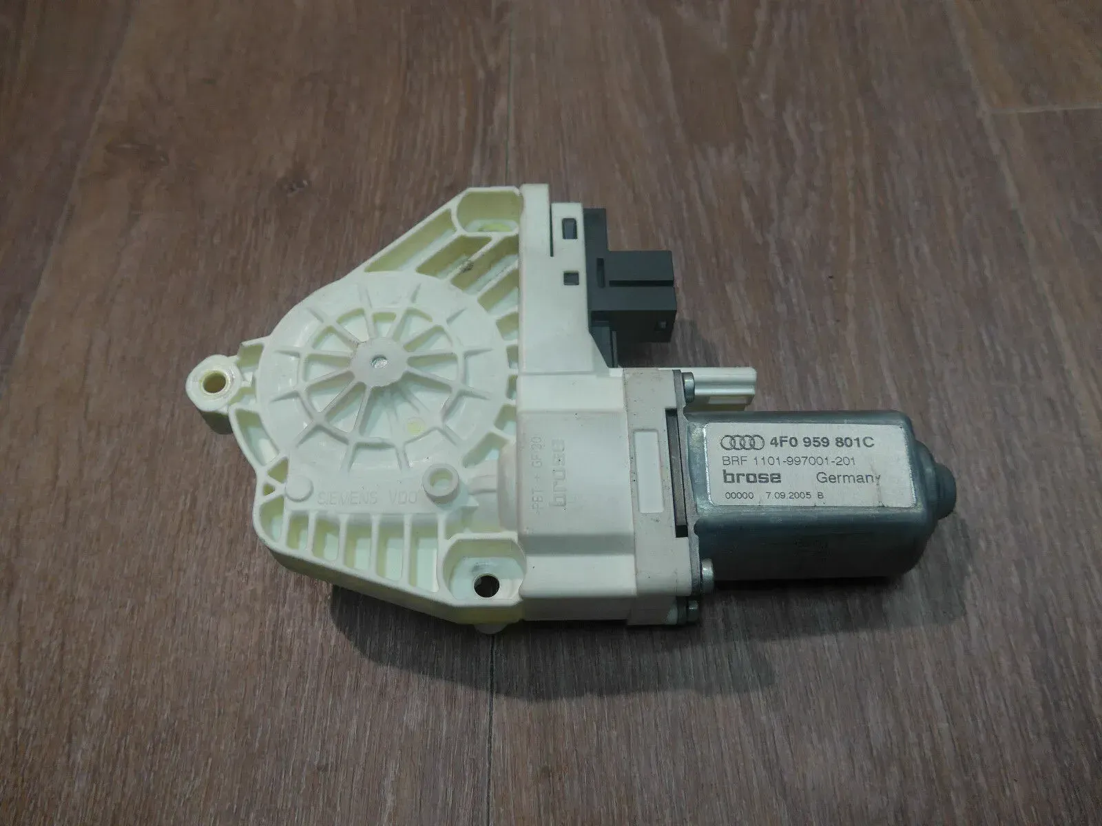 Original Audi A6 4F A5 8T Fensterhebermotor Motor hinten links HL 4F0959801C - Bild 1
