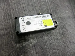 Audi S3 A3 8L Antennenverstärker Antenne Verstärker 8L0035225E *TOP* - Bild 1