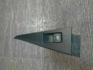 Seat Leon 1P Verkleidung Griffschale Fensterheberschalter 1P0867227A hinten Li. - Bild 1