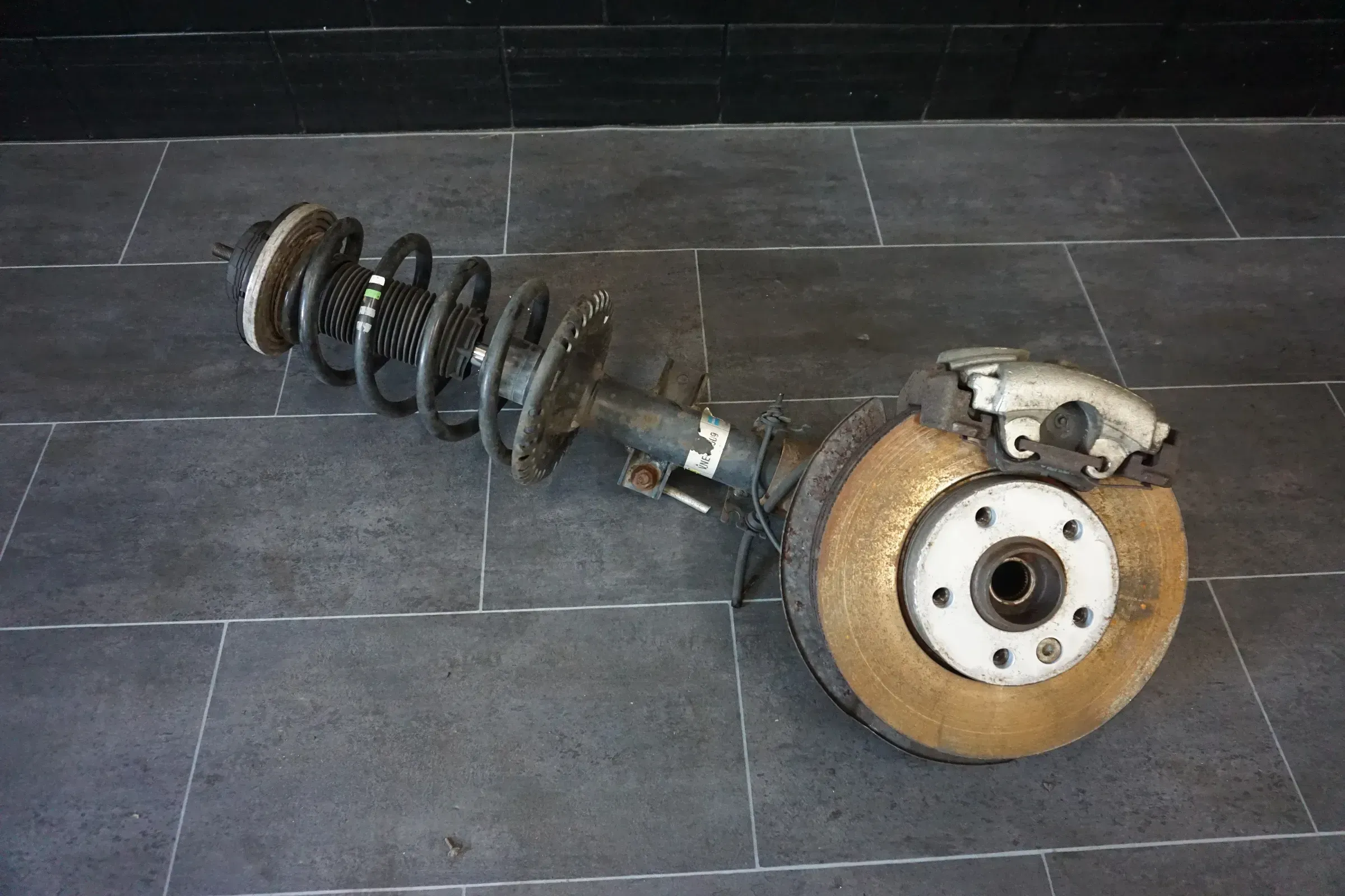Achsschenkel Radnabe Radlager Vorne rechts 7H0258D VW Caravelle Kurz - Bild 1