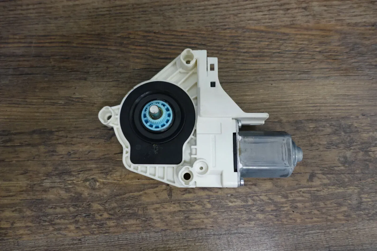 Audi A4 S4 8K A5 A6 Q7 RS6 Fensterhebermotor hinten rechts 8K0959812A - Bild 1
