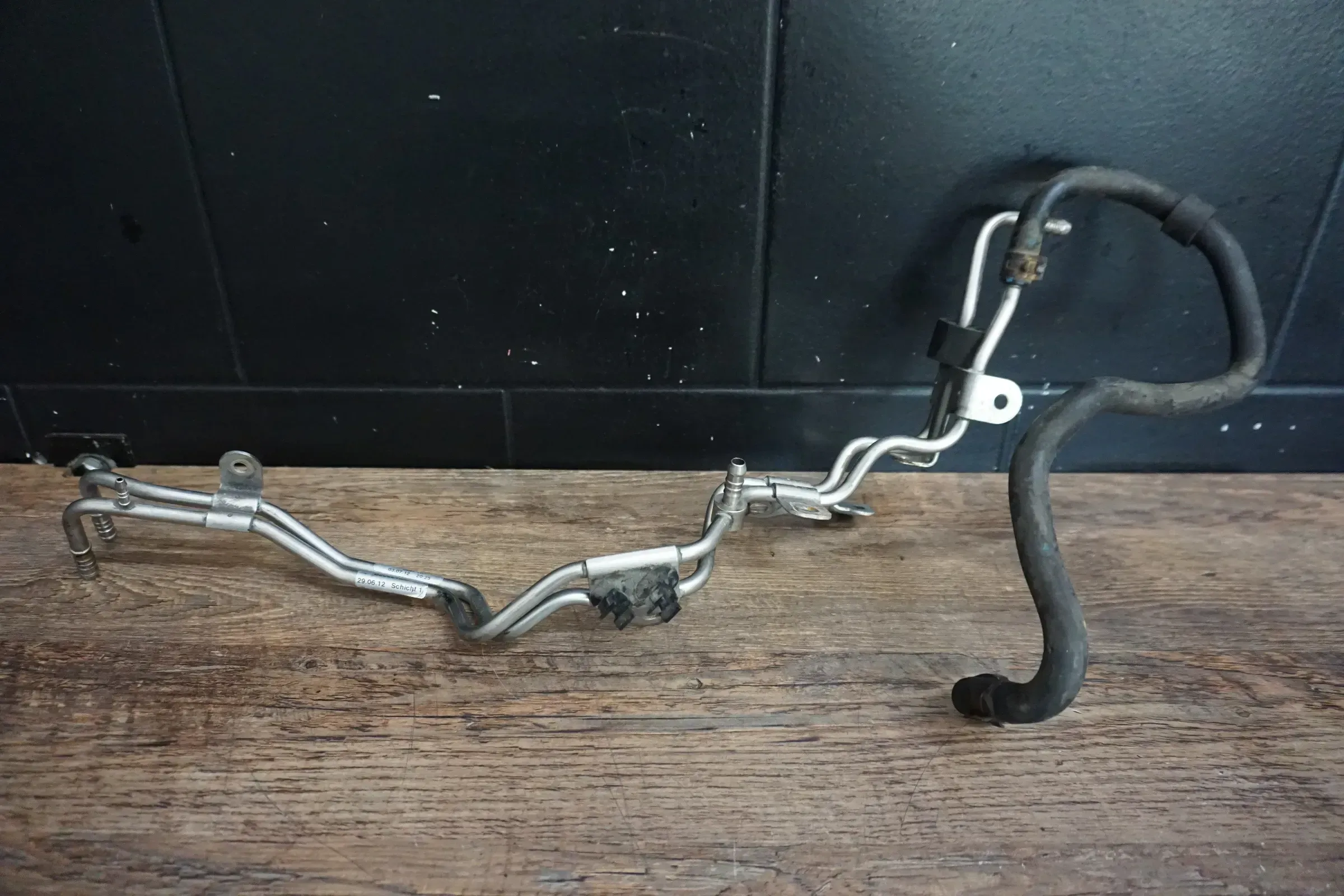 Original Volkswagen T5 7E Kraftstoffleitung VW 03L130308E Kraftstoffrohr - Bild 1