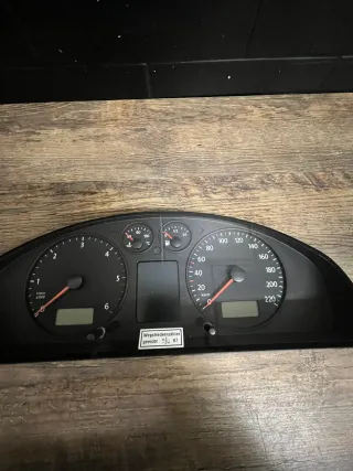 VW T5 2,5 TDI Kombiinstrument Tacho Kombiinstrument 7H0920871B - Bild 3
