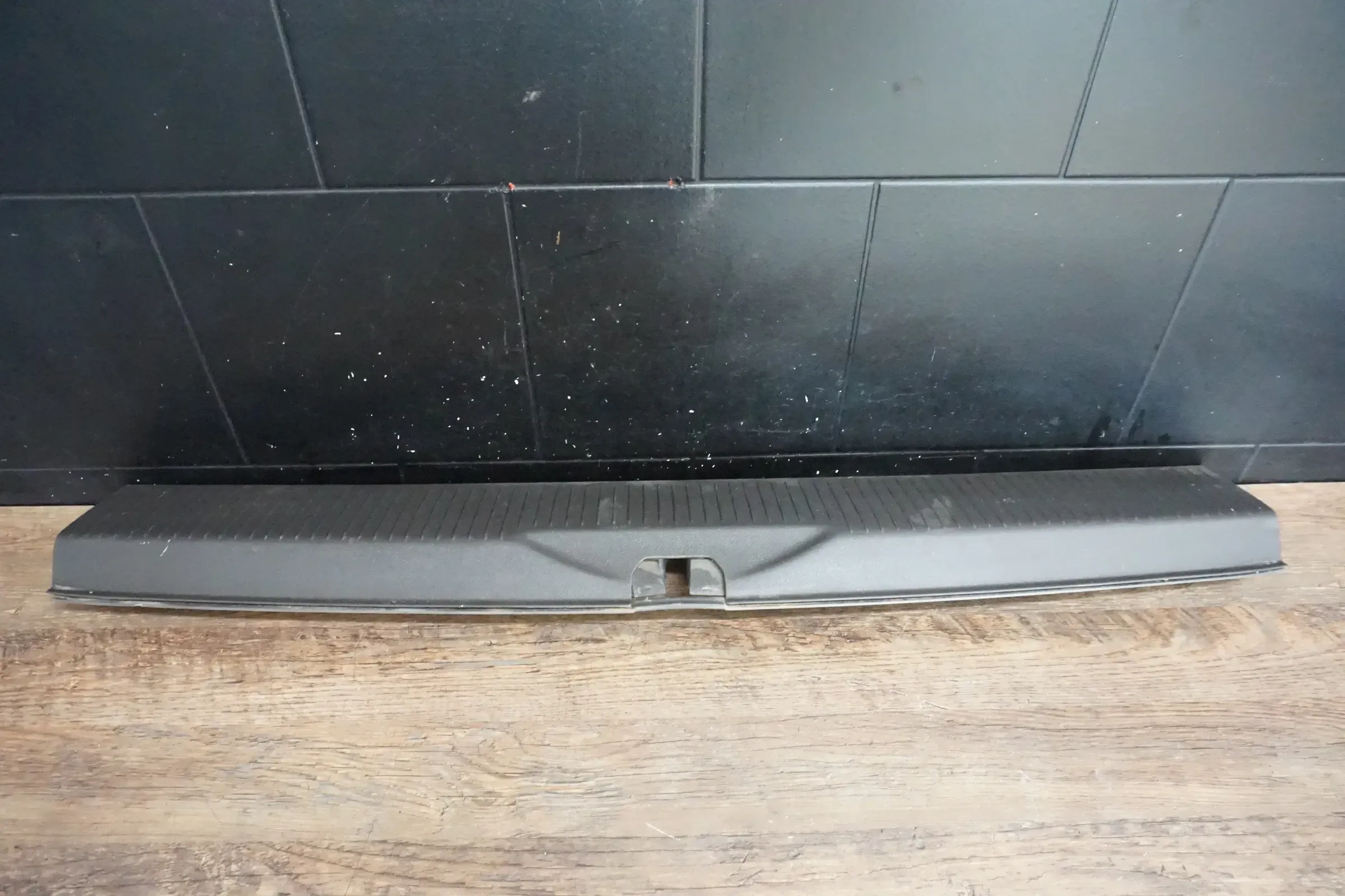 Abdeckung Verkleidung Ladekante VW T5 Multivan 7H5864585A 7H5863459B - Bild 1