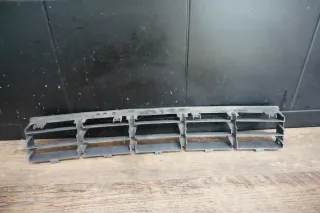 VW Golf 4 IV 1J 97-05 Lüftungsgitter Stoßstange vorne mitte 1J0853677D Gitter - Bild 4