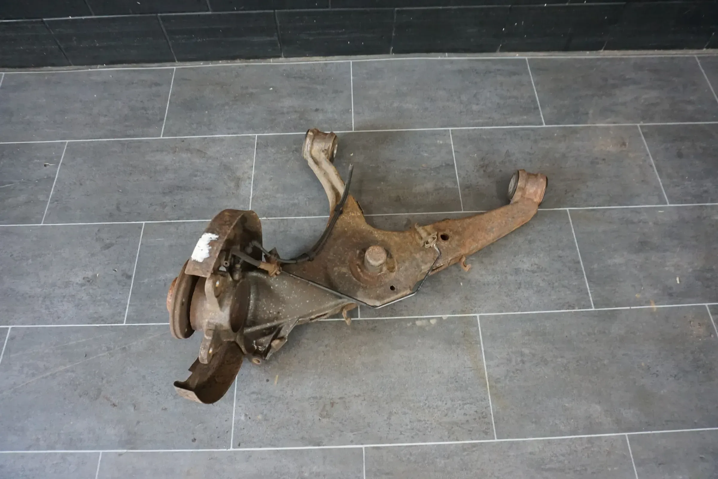 Achsschenkel VW T5 GP 2,0 TDI Radlagergehäuse hinten links 7H0501413D Original - Bild 1