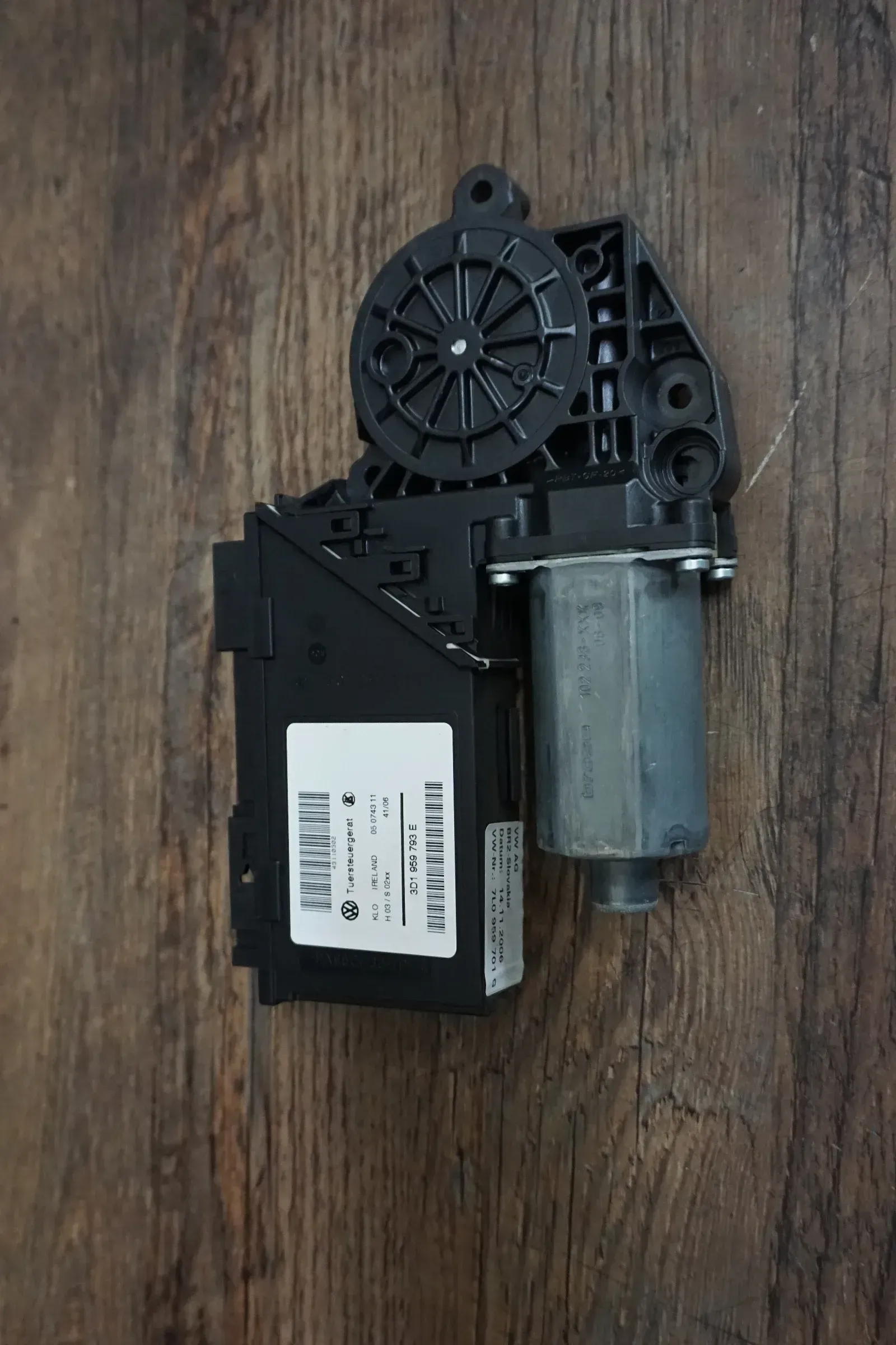 VW Touareg 7L Fensterhebermotor Motor vorne links 3D1959793E 7L0959701g - Bild 1