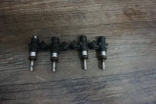 4 x Injektor Einspritzdüsen 06L906031A 06L906031D VW Audi Seat A3 Golf Tiguan - Bild 1